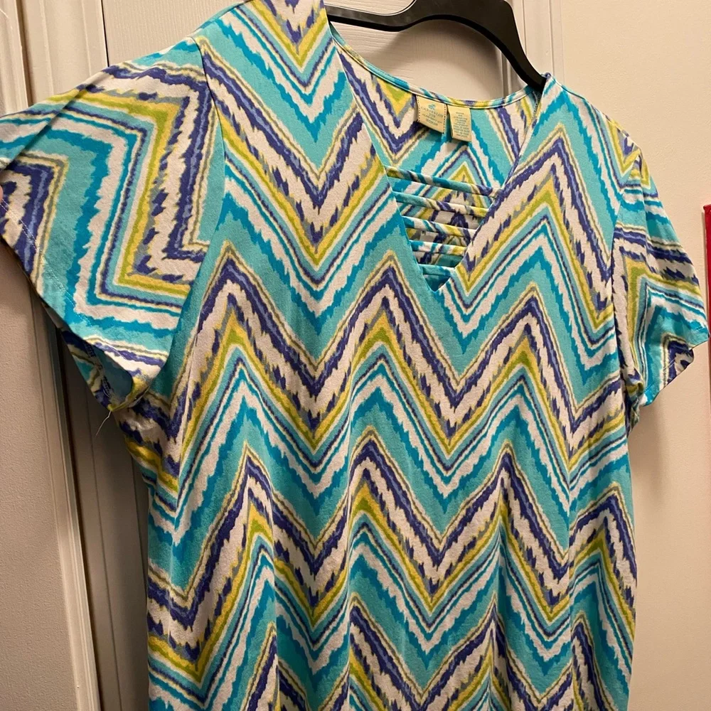 Caribbean Joe Plus 3X Turquoise Chevron Short Sleeved Knit Top, EUC - Picture 1 of 6
